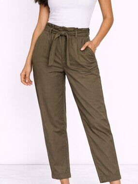 NWT - Size 11 green pants. "High-Rise Mom Pant".  Light weight casual. Summer.